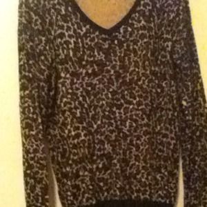 Long sleeve cheetah print shirt L
