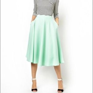 Full midi skirt with pockets
