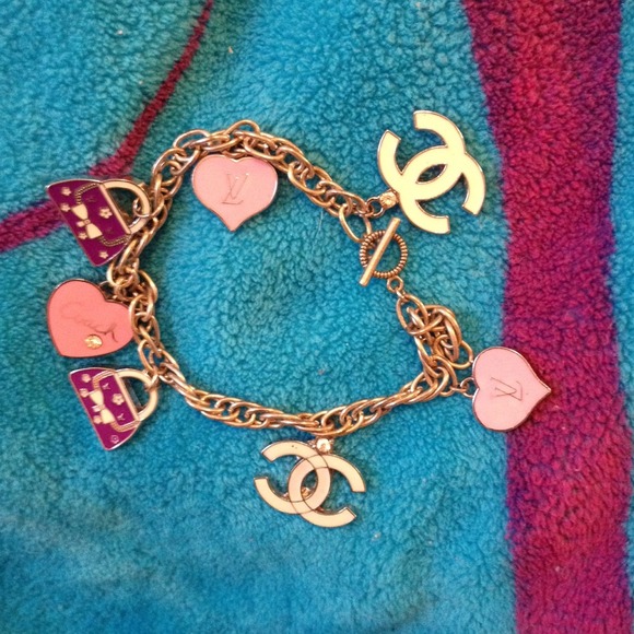 Charm bracelet