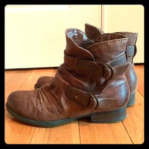 Brown Bass Ankle Boots