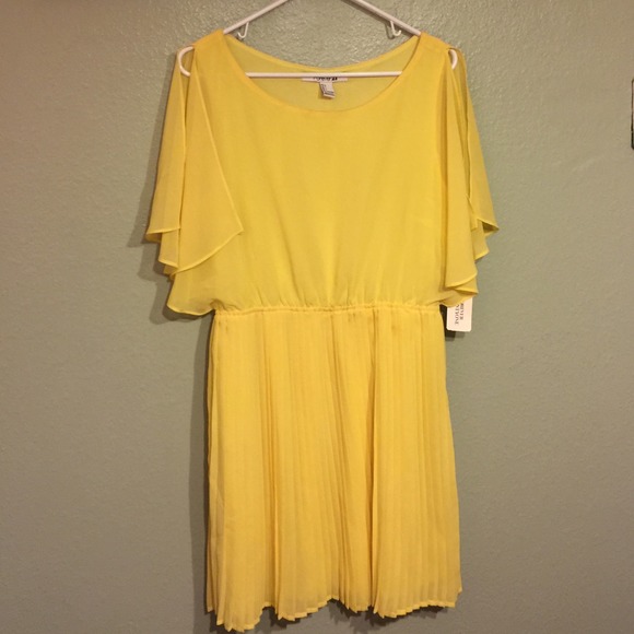 Forever 21 Dresses & Skirts - New Forever 21 Accordion Cocktail Dress
