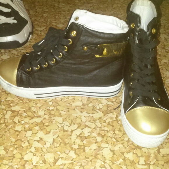 Platform sneakers
