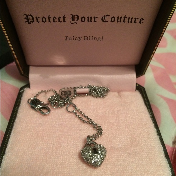 juicy couture heart necklace