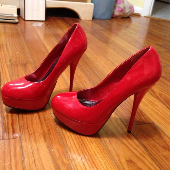 Brand new Charlotte Russe red pumps