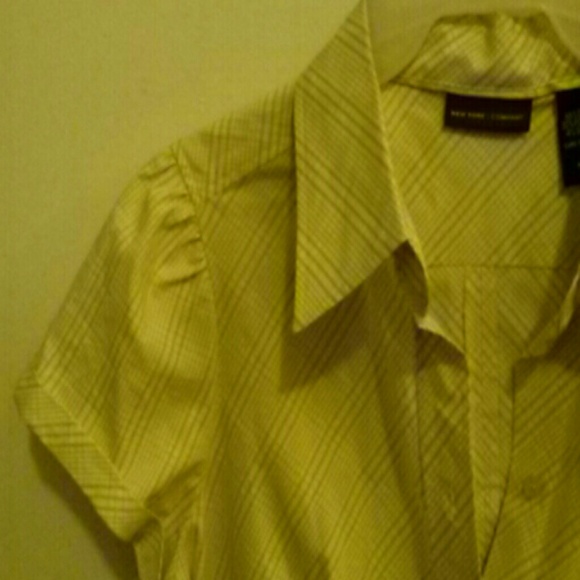Super cute button down. - Picture 4 of 4