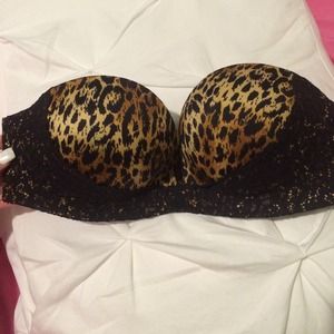Strapless bombshell bra