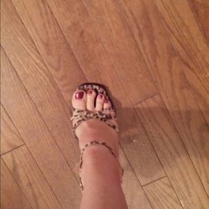 Extra pics of Dolce & Gabbana open toe heels :) ?