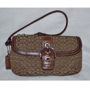 💛 Coach Wristlet- Never Used! 💛