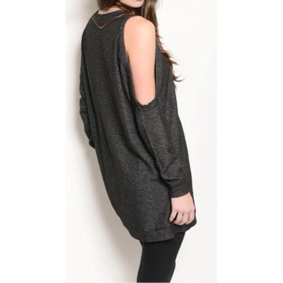 ❗️Sale❗️Lisa Peekaboo Shoulder Dress - Picture 2 of 3