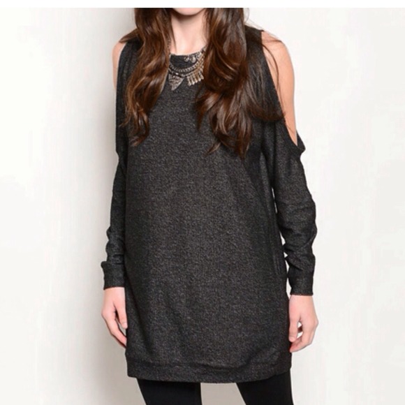 ❗️Sale❗️Lisa Peekaboo Shoulder Dress - Picture 3 of 3