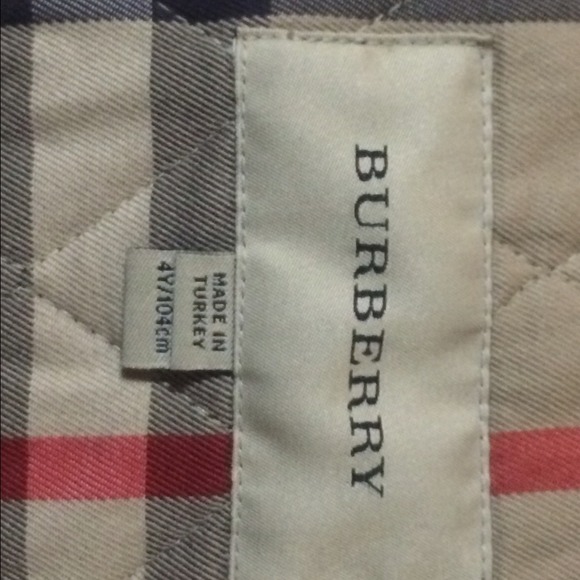 SOLD!!!! Burberry kids coat 4Y ... Like new !! - Picture 2 of 3