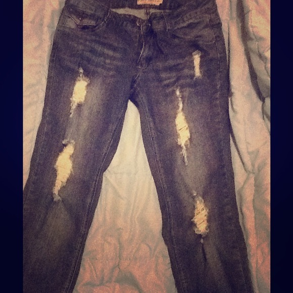 Blue boyfriend cut,cut up jeans