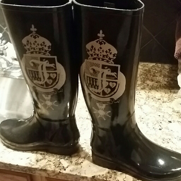 Rain boots