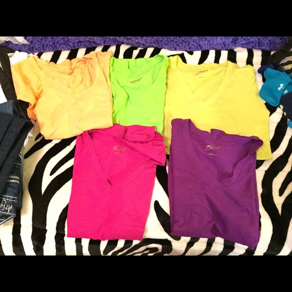 V neck shirts 5 - Picture 1 of 1