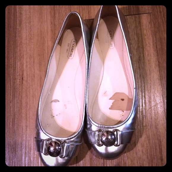 Coach flats
