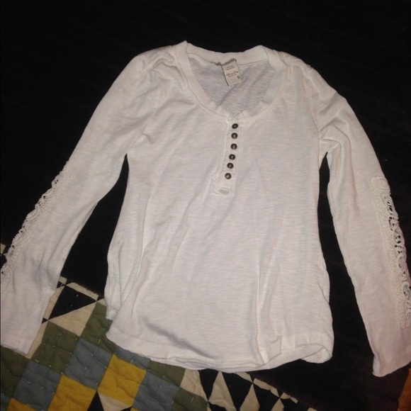 White long sleeve shirt
