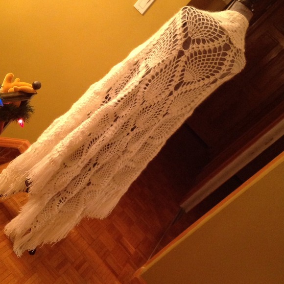 HP 1/2 NWT HAND MADE "bridal" SHAWL - Picture 3 of 4