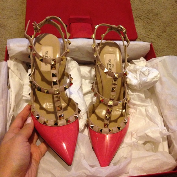 Authentic brand new Valentino studs heel - Picture 3 of 4