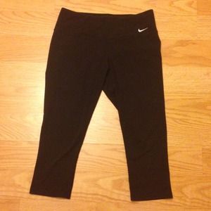 nikes dri-fit capris leggings