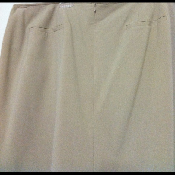 18 W Suit Beige 5 bottons Skirt 2bags rear - Picture 4 of 4