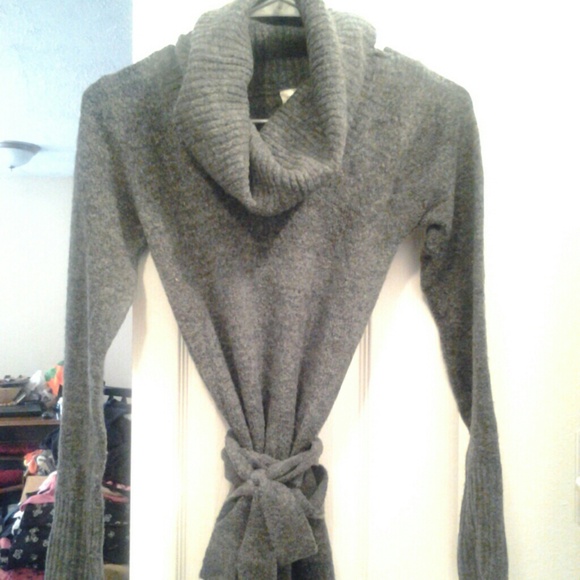 No Boundaries Sweater NWOT