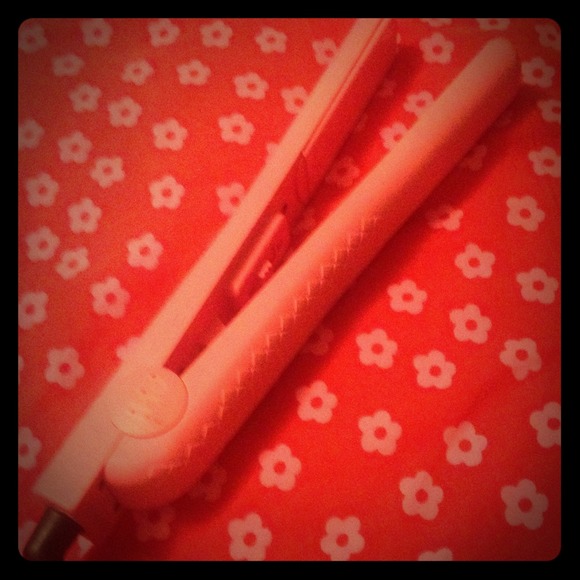 Pink straightener !🎀