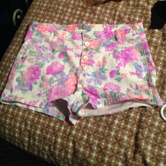 Floral high waisted shorts - Picture 1 of 1