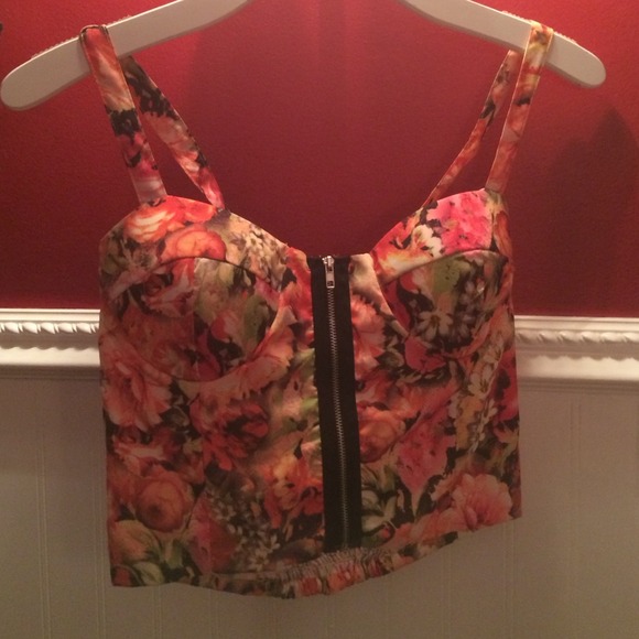 Floral sip tank too