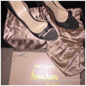 Limited Edition PRADA NeimanMarcus signature pumps