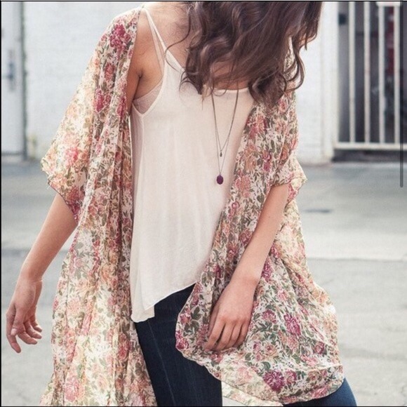 Brandy Melville floral Alexis Kimono