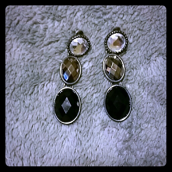 3 tiered black & grey earrings!
