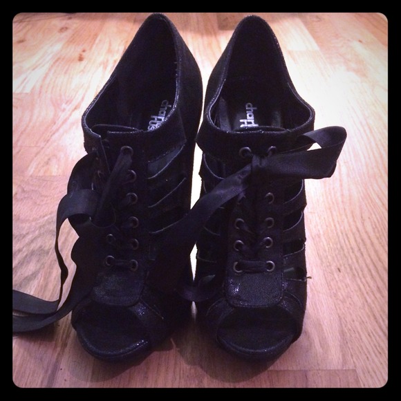 Charlotte Russe Shoes - Sassy, black, shimmery heels.