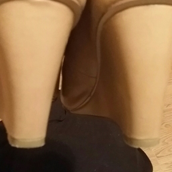 Shoes - Picture 2 of 3