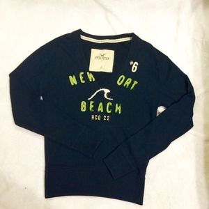 Hollister v-neck sweat top xs
