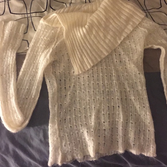 Guess Sweater - Picture 1 of 4