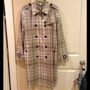 Authentic Burberry raincoat Authentic Burberry raincoat
