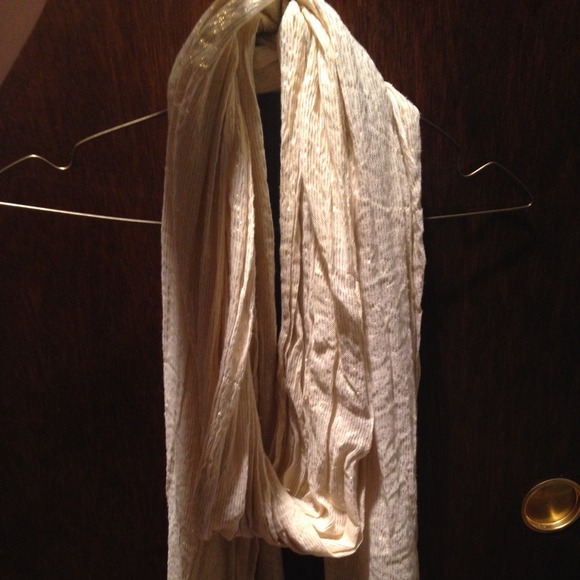 Scarf gold and off white