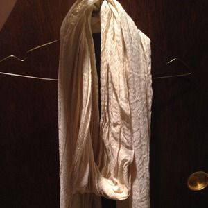 Scarf gold and off white