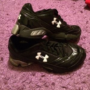 Black Under Armour Tennis shoes