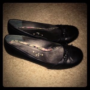 Small heal dress shoes