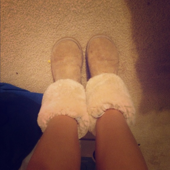 tan sand tall (or foldover ) uggs - Picture 1 of 3