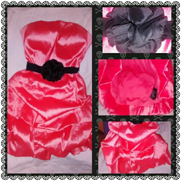 👗STRAPLESS SHORT PROM DRESS - Picture 2 of 4