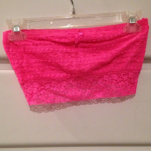 Brad new Electric pink lace bandau