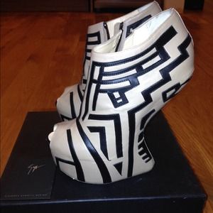 Giuseppe Zanotti curved platform shoes 9/39