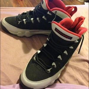 AVAILABLEEE. still in box!!