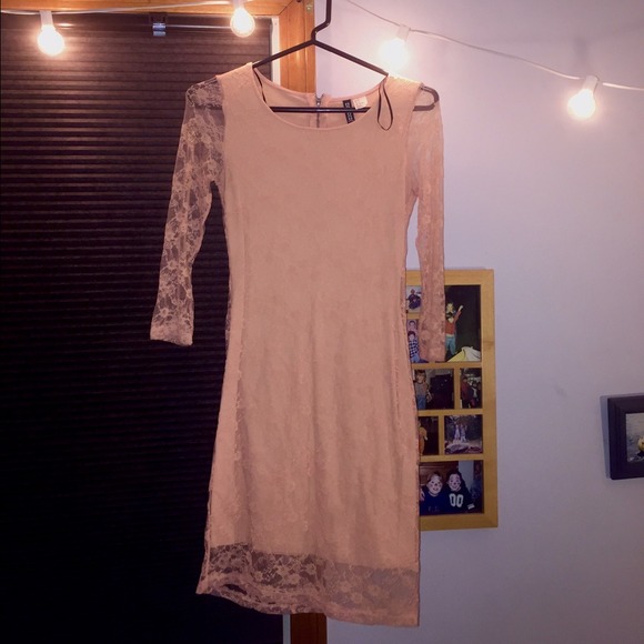 Long sleeve lace dress - Picture 2 of 4