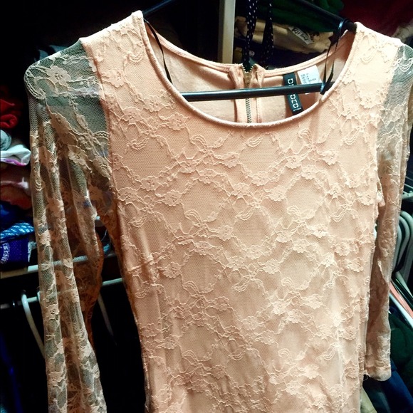 Long sleeve lace dress - Picture 3 of 4