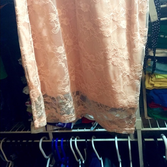 Long sleeve lace dress - Picture 4 of 4