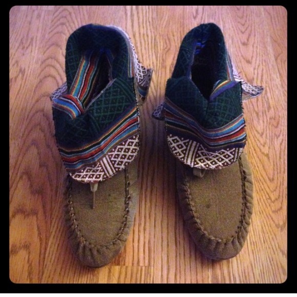 Aztec moccasin boots