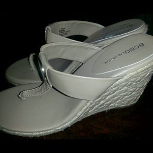 BCBG Thong Wedges